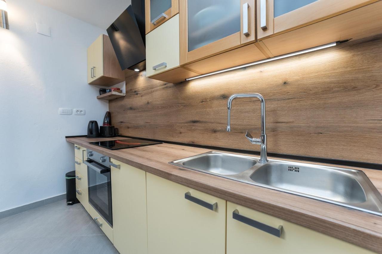 Studio Apartman Mirakul Zadar Exterior foto